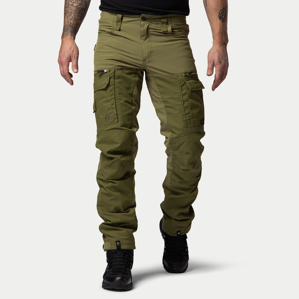 RE:NEW - BRN008 Outdoorbyxa Herr Moss Green - Storlek: L - Beyond RE:NEW