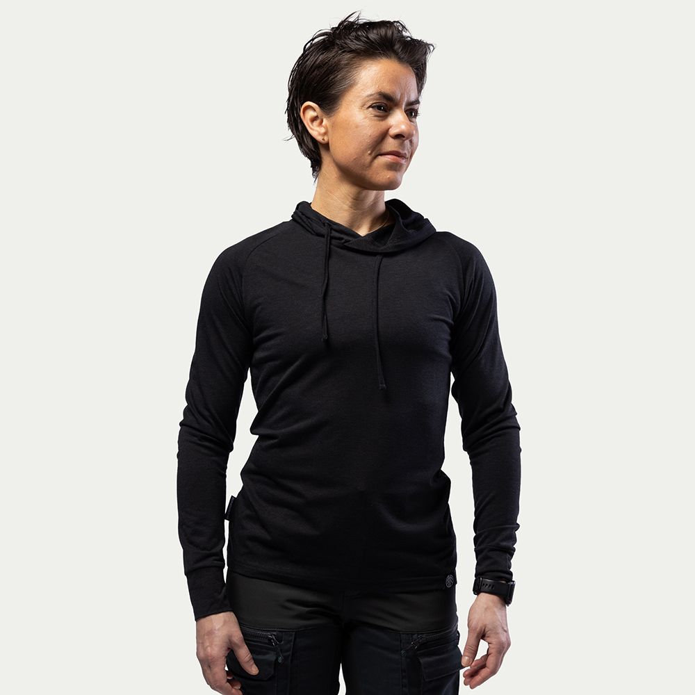 BN213 Light Merino Hoodie Dames Onyx Black - Maat: M - Beyond Nordic