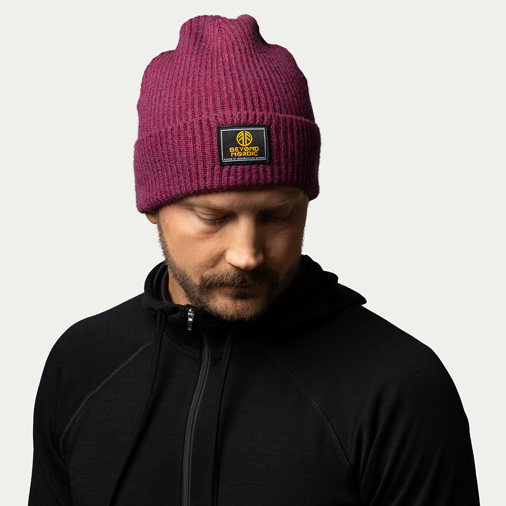 BN203 Knitted Wool Beanie Berry - Storlek: One Size - Beyond Nordic